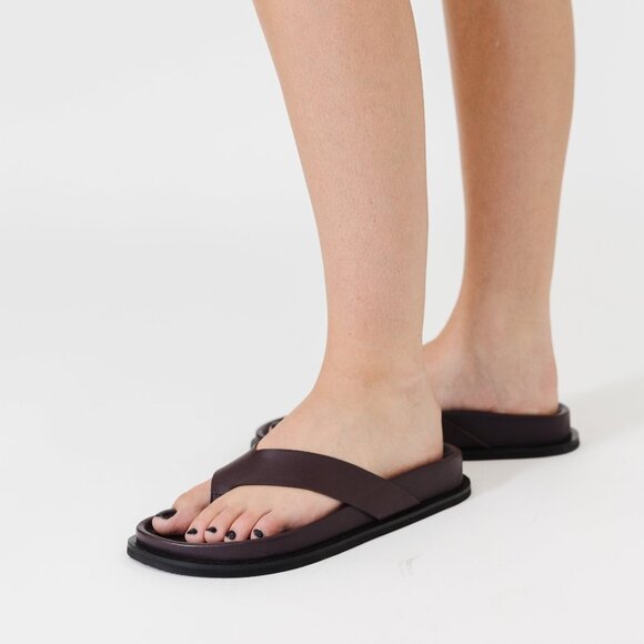 St. Agni Thong Slide in Bordeaux - Picture 5 of 7